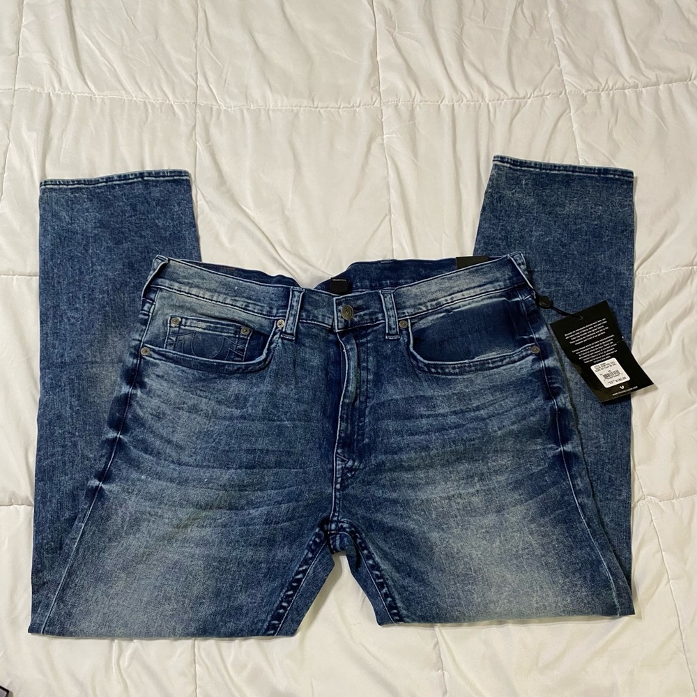 Men’s True Religion Jeans. GENO Style: 103484.